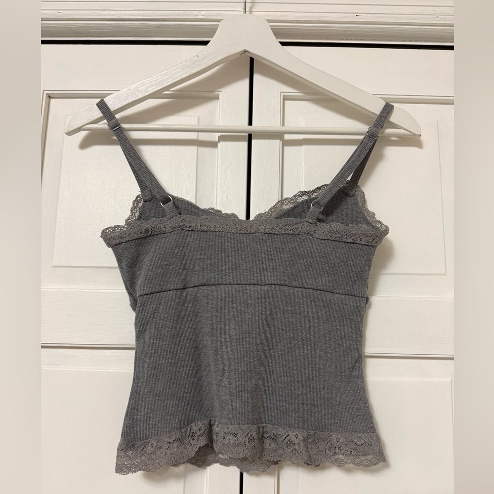 EDIKTED Mireille Lacey Tank Top Cropped Women’s XS Y2K Insp Babydoll Lace Trim - Picture 3 of 9